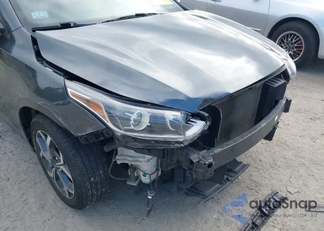 2021 Kia Forte Lxs z USA, uszkodzony, nr VIN 3KPF24AD4ME273680